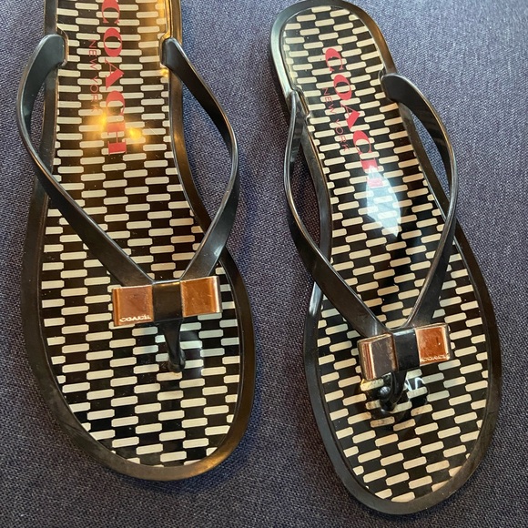 Coach flips flops - Picture 2 of 5